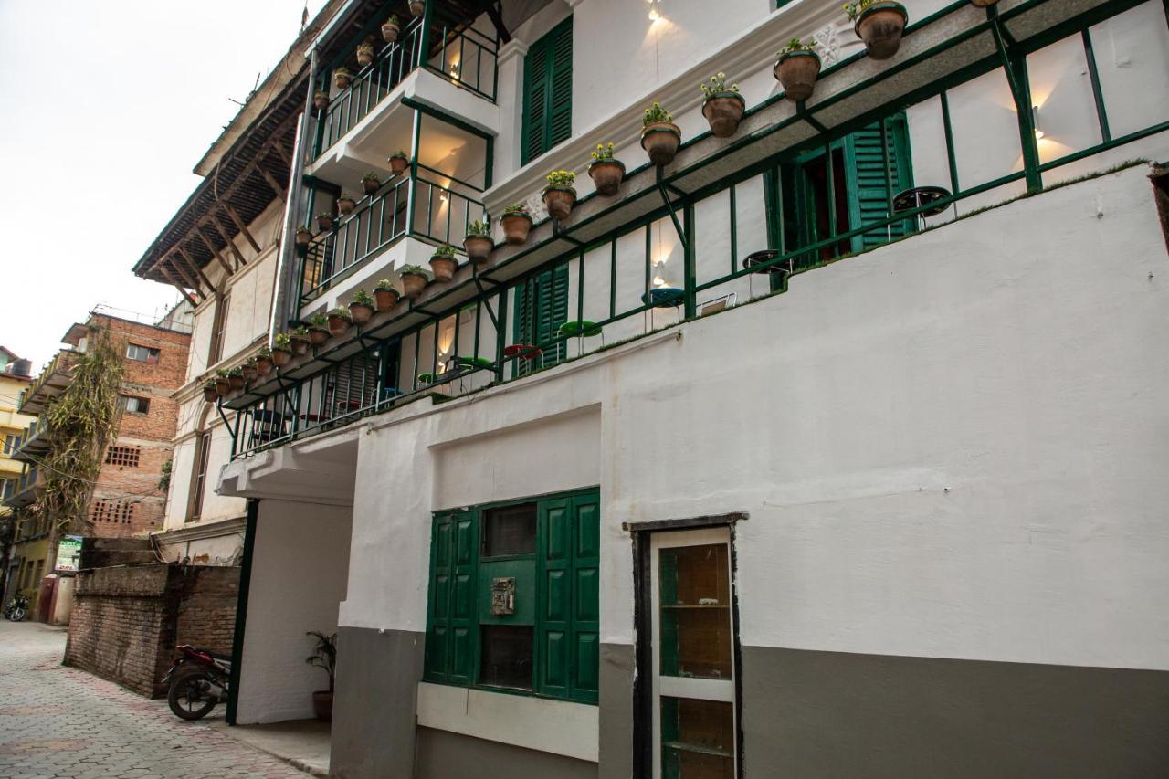 Trekkers Hostel Катманду Экстерьер фото