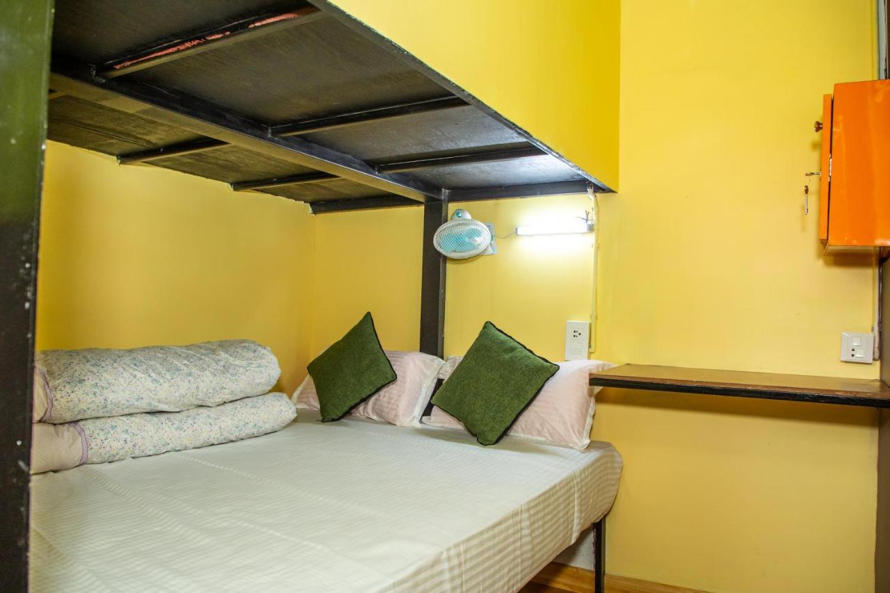 Trekkers Hostel Катманду Экстерьер фото