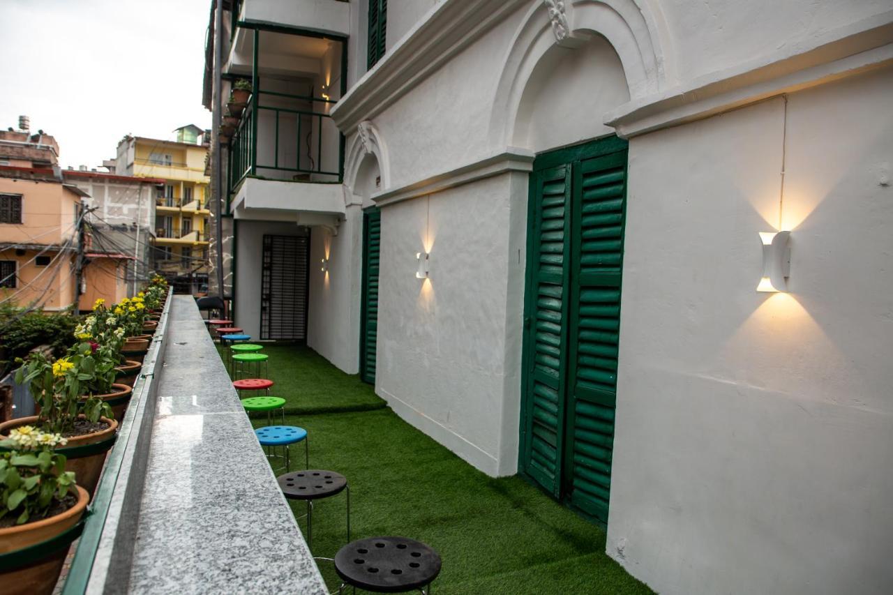 Trekkers Hostel Катманду Экстерьер фото